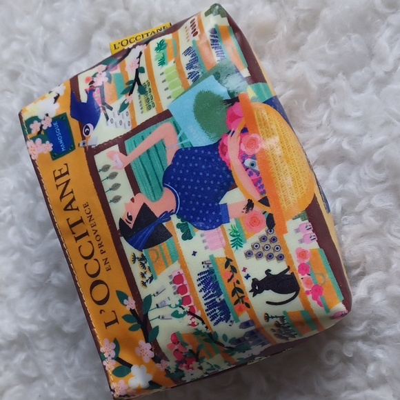 L'OCCITANE cosmetic bag - Picture 1 of 13